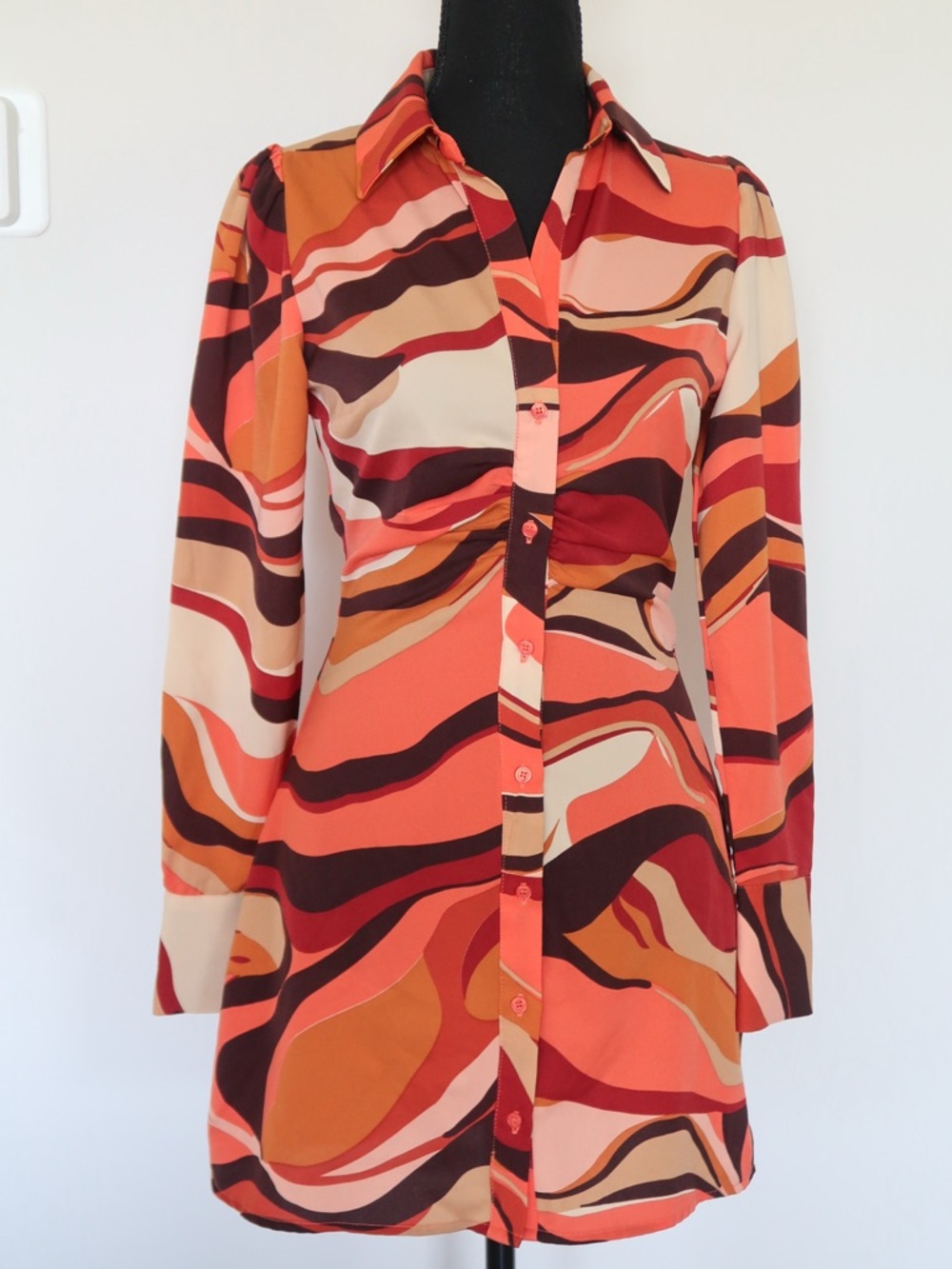 Kittenish Retro Button-Front Collared Mini Dress